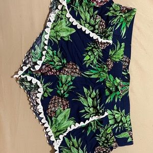 Pineapple short